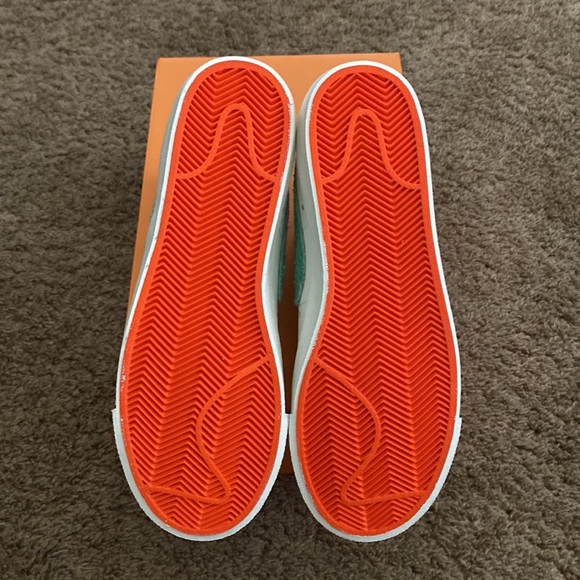 Nike | NWB Blazer Mid Vintage - Picture 11 of 12